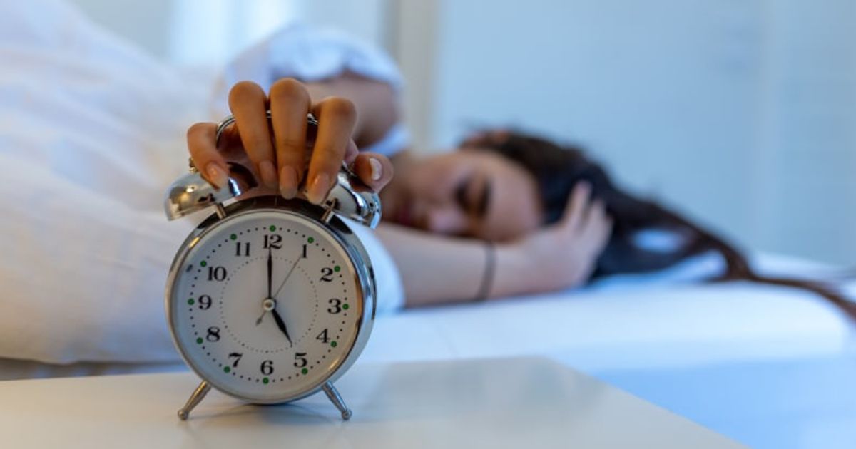 8-Hour Sleep vs Split Sleep: Which Sleep Pattern Is Better for Your Health?